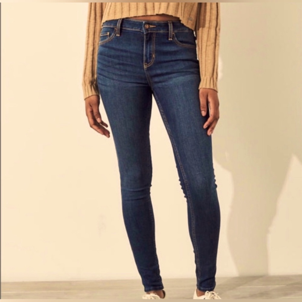 Hollister Super Skinny 3S Dark Wash Blue Jean